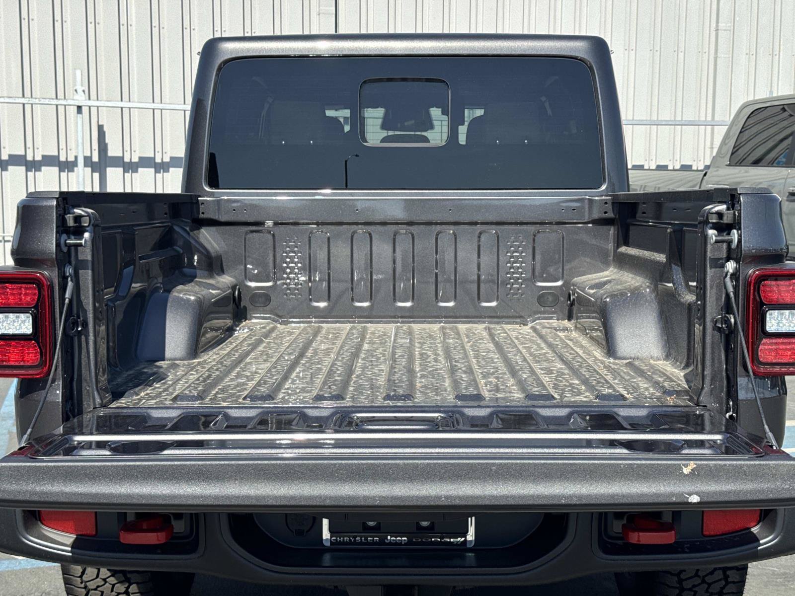 New 2026 Jeep Gladiator Rubicon w/ Steel Power Dome Hood Package AWD/4WD image 30