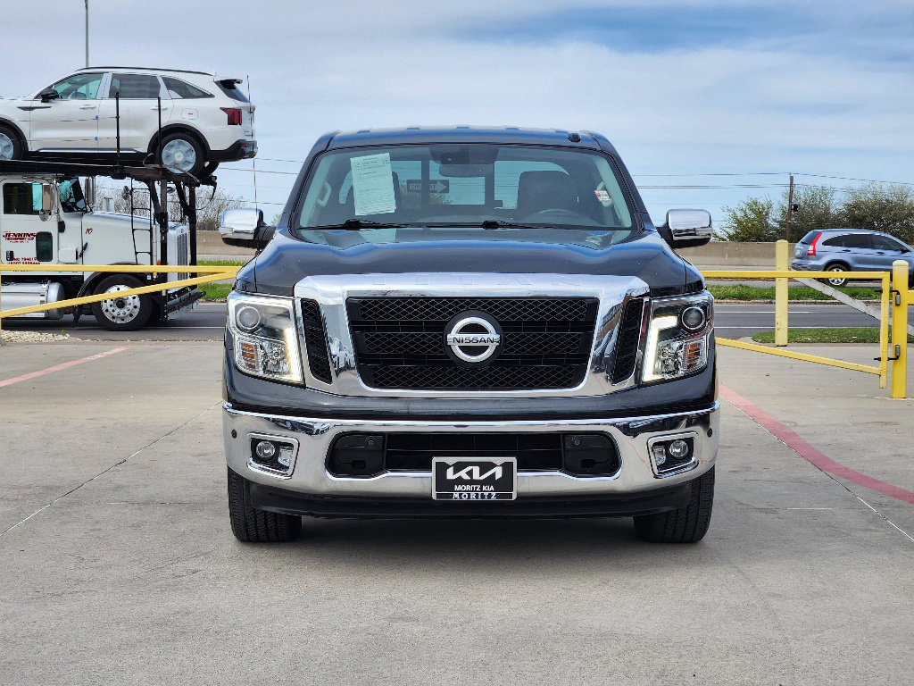Used 2017 Nissan Titan SL image 2
