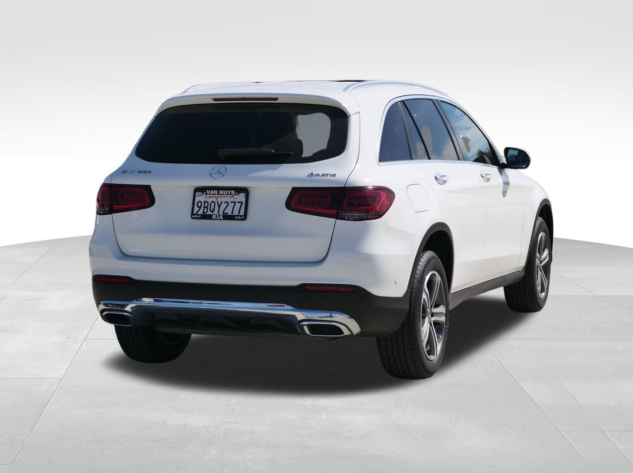 Used 2022 Mercedes-Benz GLC 300 4MATIC w/ Premium Package Lite image 3