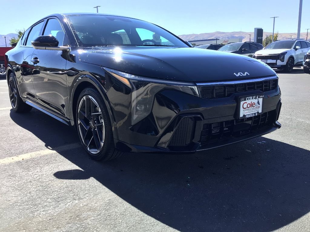 New 2025 Kia K4 GT-Line image 1