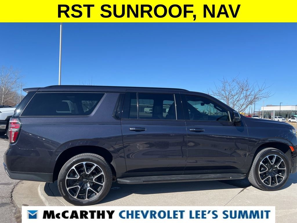 Used 2022 Chevrolet Suburban RST w/ Luxury Package image 16