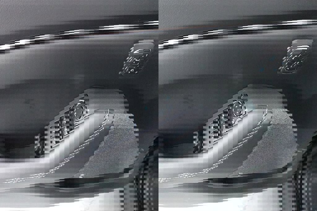 Certified 2025 Ford Mustang Mach-E Premium image 9