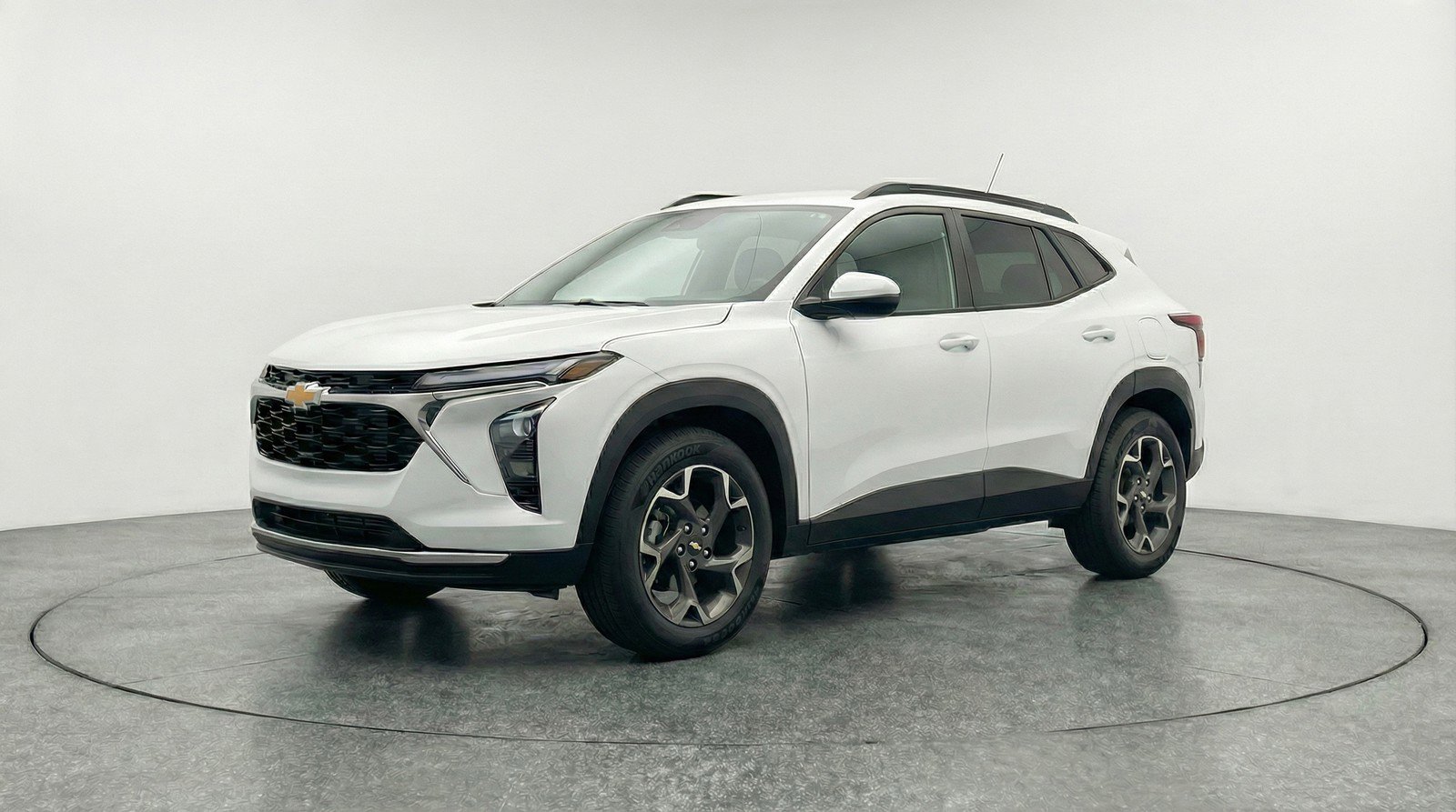 Used 2025 Chevrolet Trax LT w/ LT Convenience Package image 3
