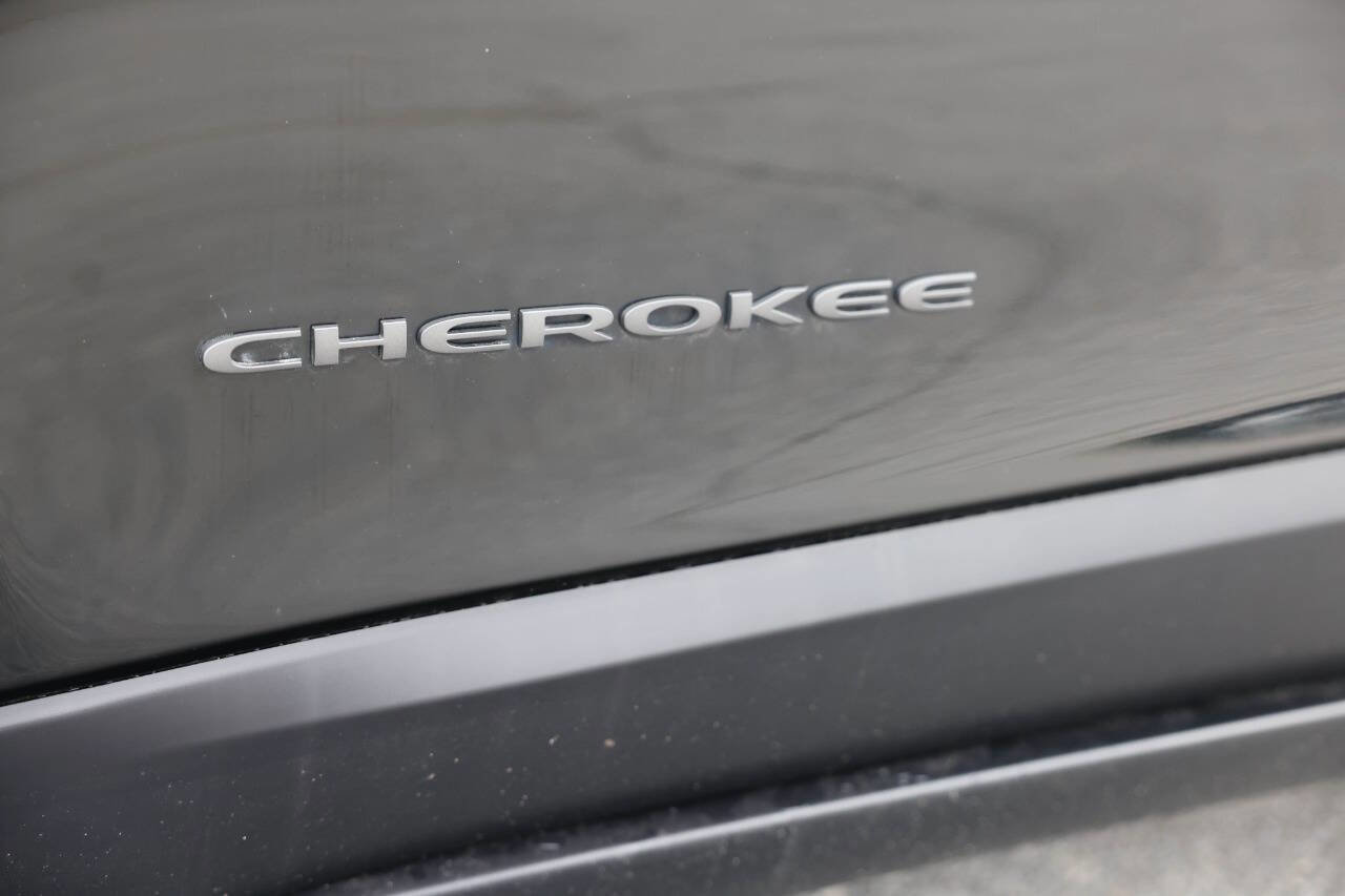 Used 2022 Jeep Cherokee Trailhawk w/ Sun, Sound & Nav Group image 37