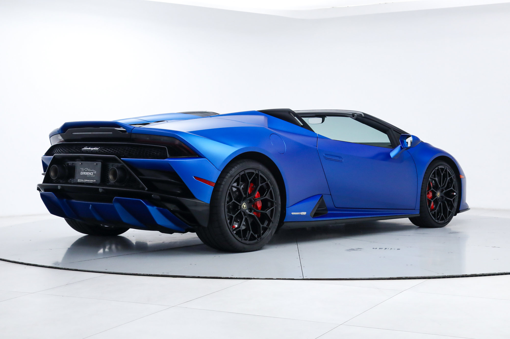 Used 2021 Lamborghini Huracan EVO RWD image 6