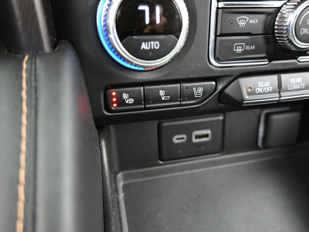 Used 2023 GMC Yukon XL AT4 image 27