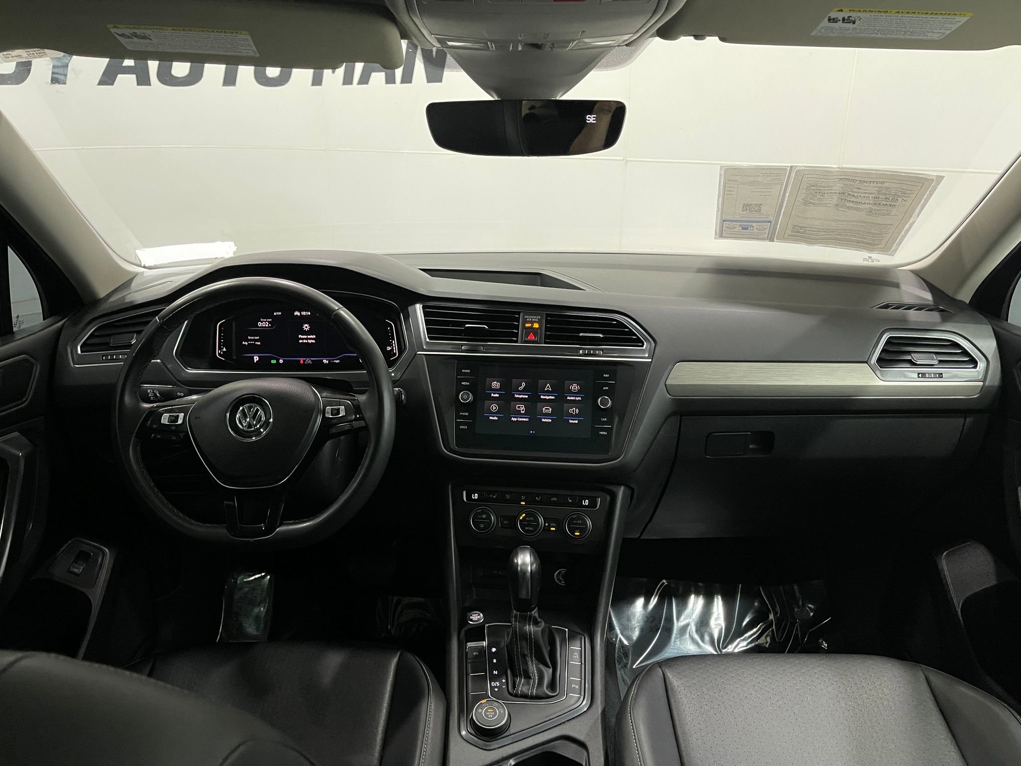 Used 2021 Volkswagen Tiguan SEL AWD/4WD image 19