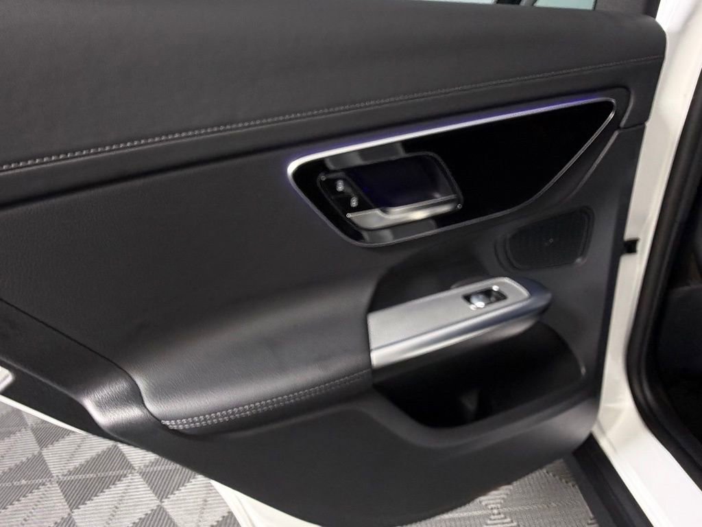 Used 2024 Mercedes-Benz GLC 300 image 24