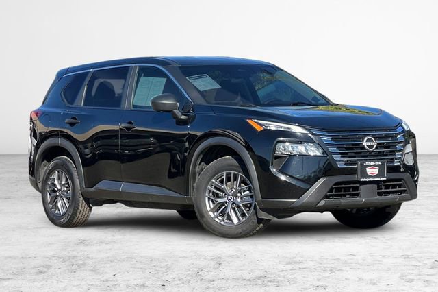 Used 2024 Nissan Rogue S image 2