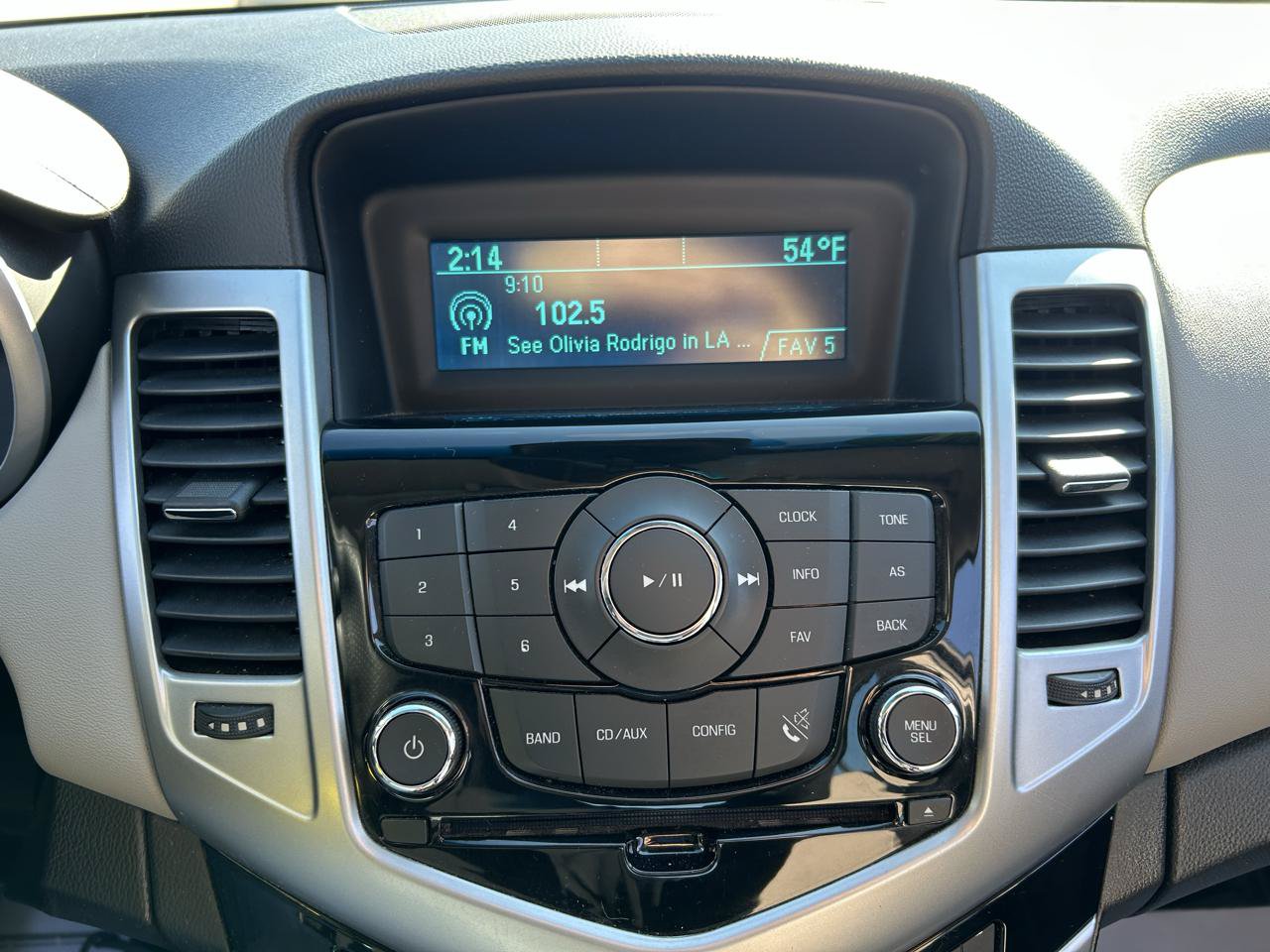 Used 2016 Chevrolet Cruze LS FWD image 21