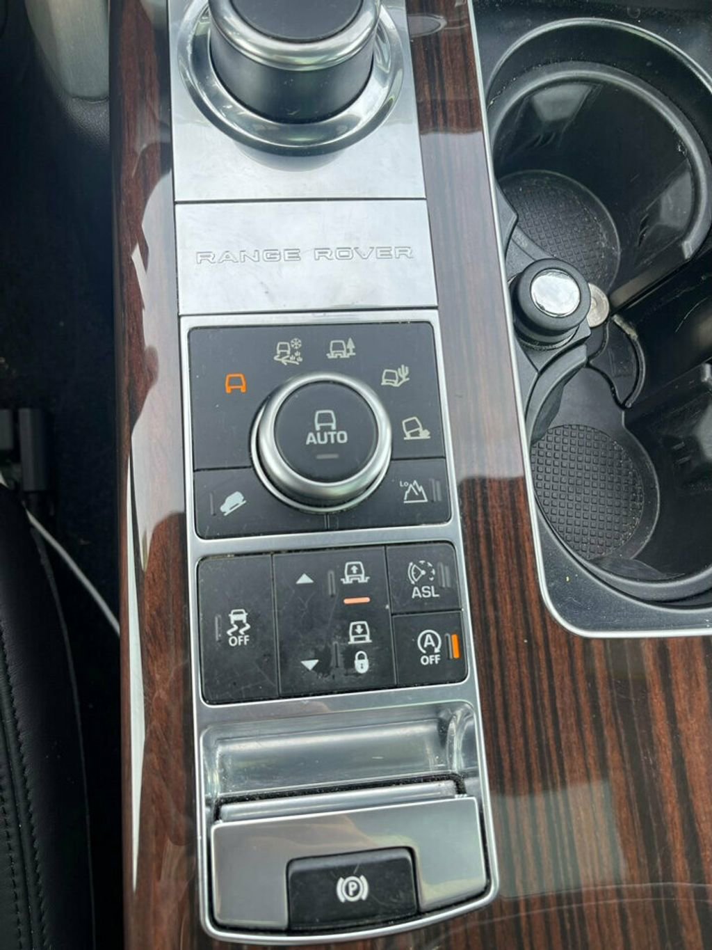 Used 2015 Land Rover Range Rover Supercharged AWD/4WD image 40