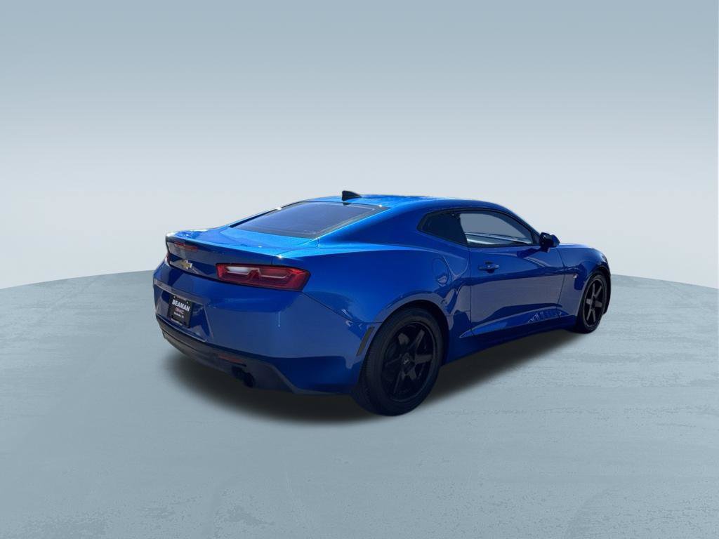 Used 2017 Chevrolet Camaro LT RWD image 8