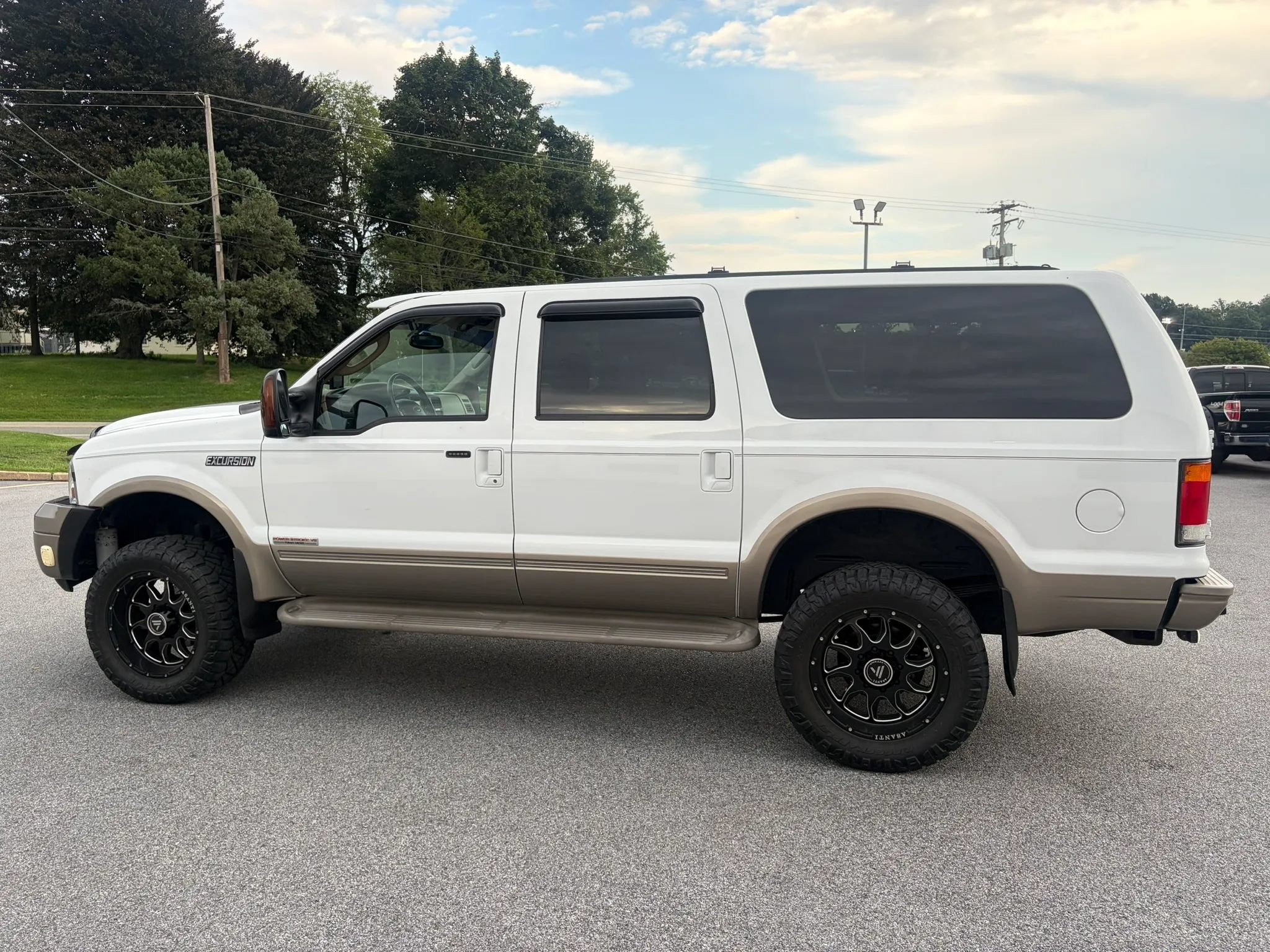 Used 2005 Ford Excursion Eddie Bauer AWD/4WD image 8