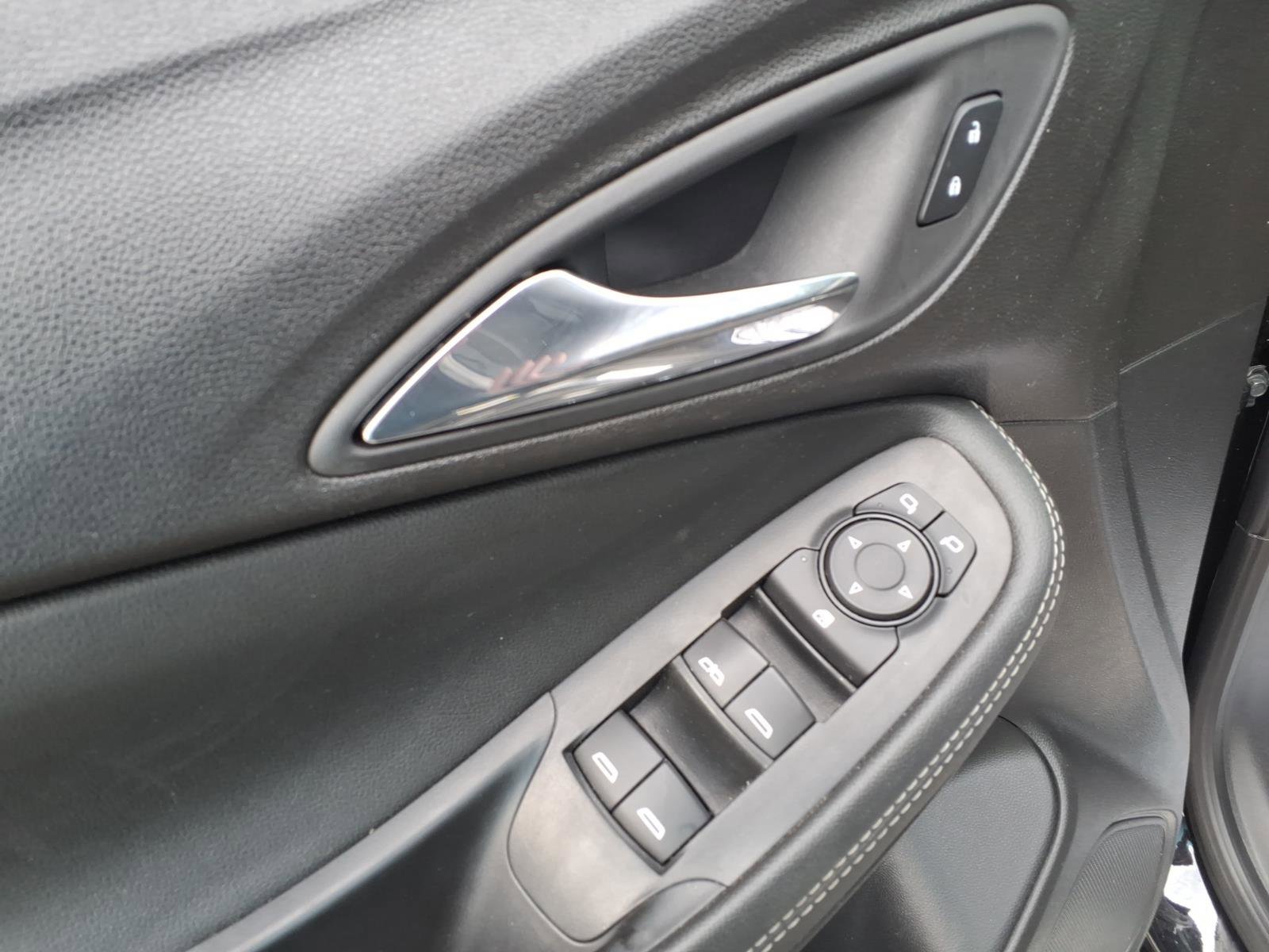 Certified 2022 Buick Encore GX Preferred w/ Sport Touring Package FWD image 16