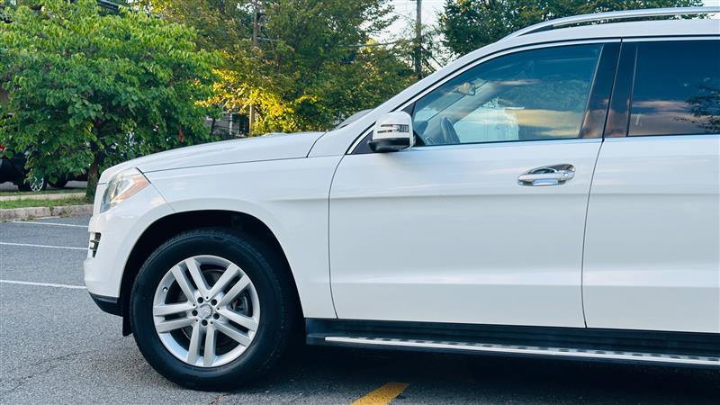 Used 2016 Mercedes-Benz GL 450 4MATIC w/ Premium I Package image 14