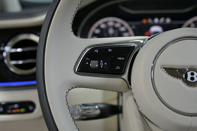 Used 2024 Bentley Flying Spur V8 image 51