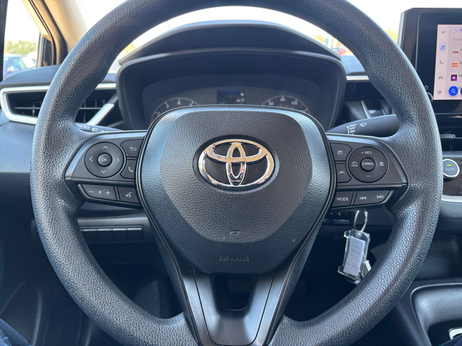 Used 2025 Toyota Corolla LE FWD image 25