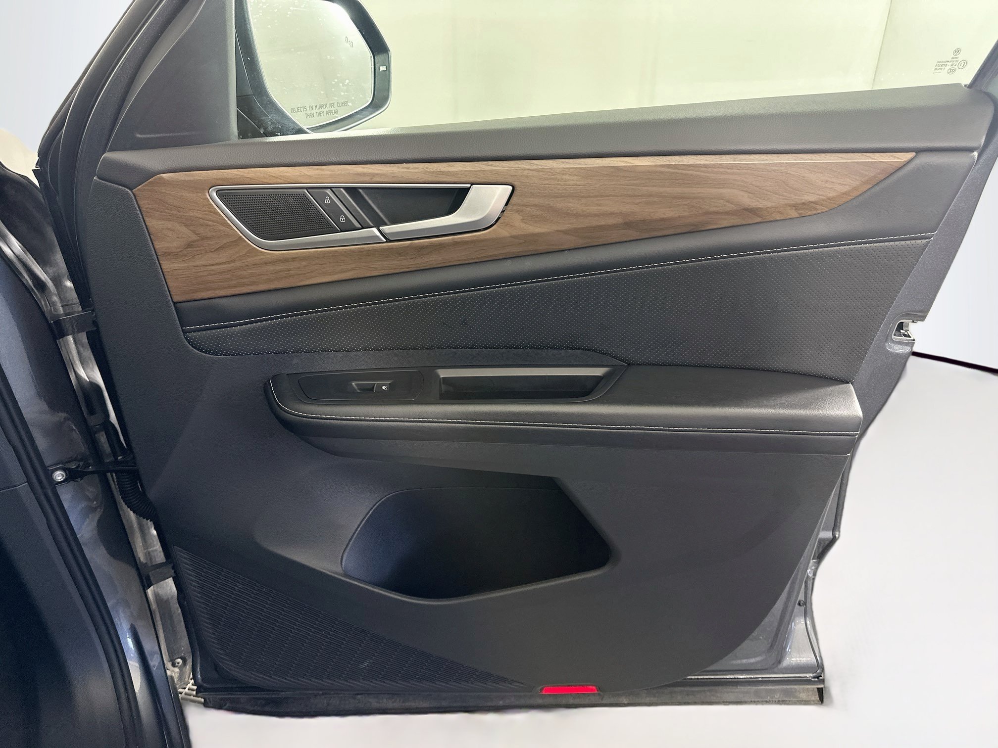 Used 2024 Volkswagen Atlas SE FWD image 35