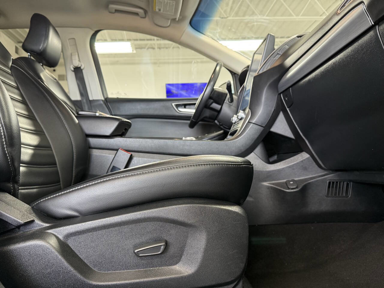Used 2022 Ford Edge SEL image 20