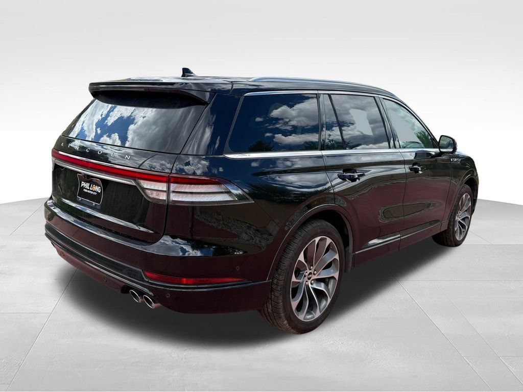 Used 2022 Lincoln Aviator Grand Touring w/ Equipment Group 301A AWD/4WD image 8