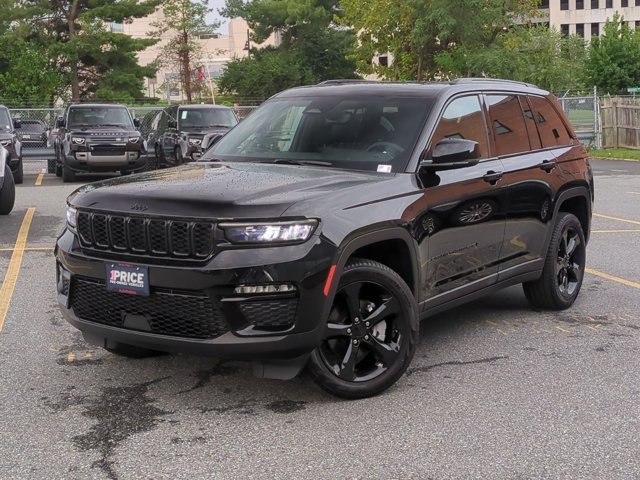 Used 2024 Jeep Grand Cherokee Limited w/ Black Appearance Package
