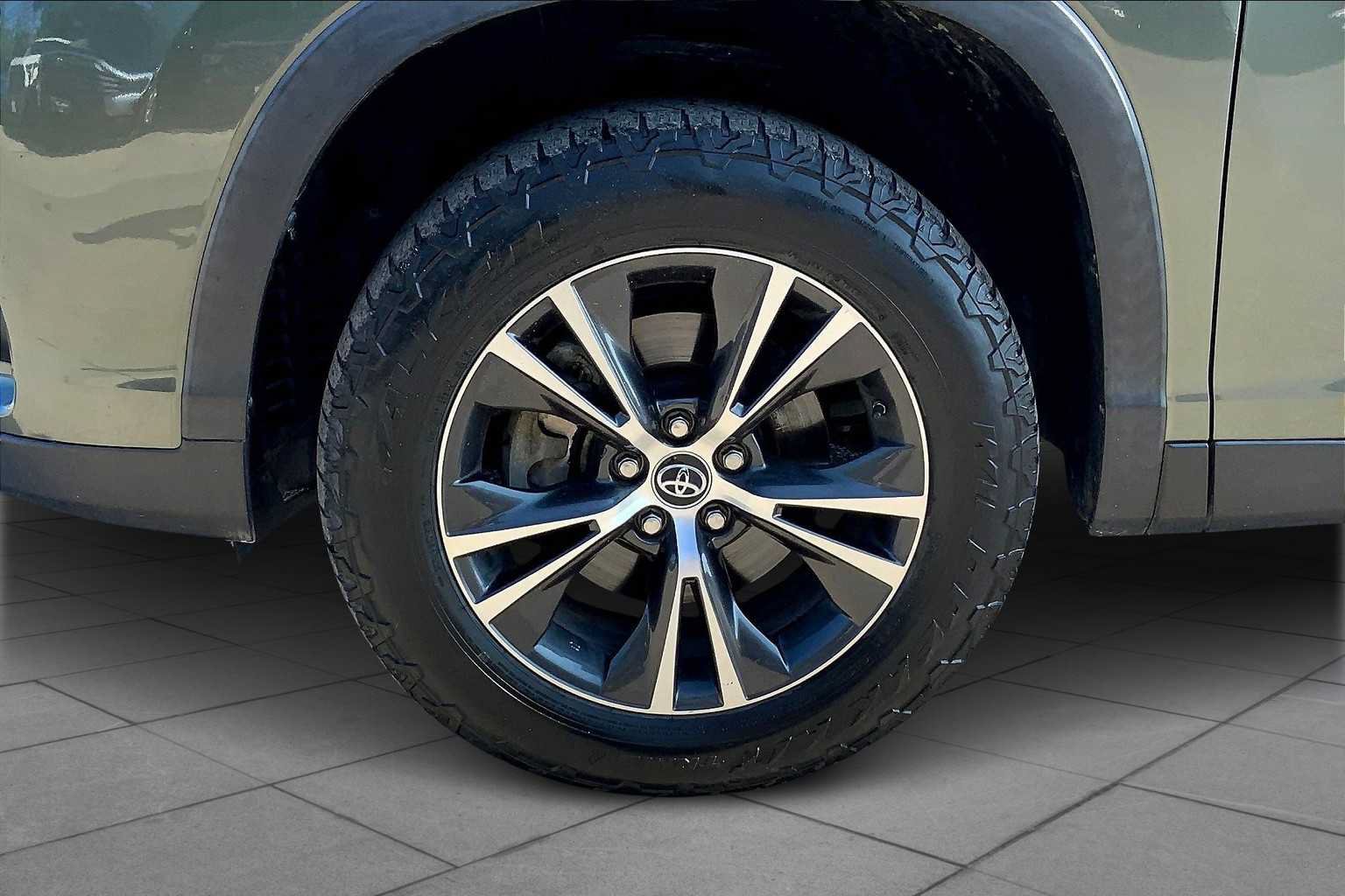 Used 2019 Toyota Highlander LE FWD image 10