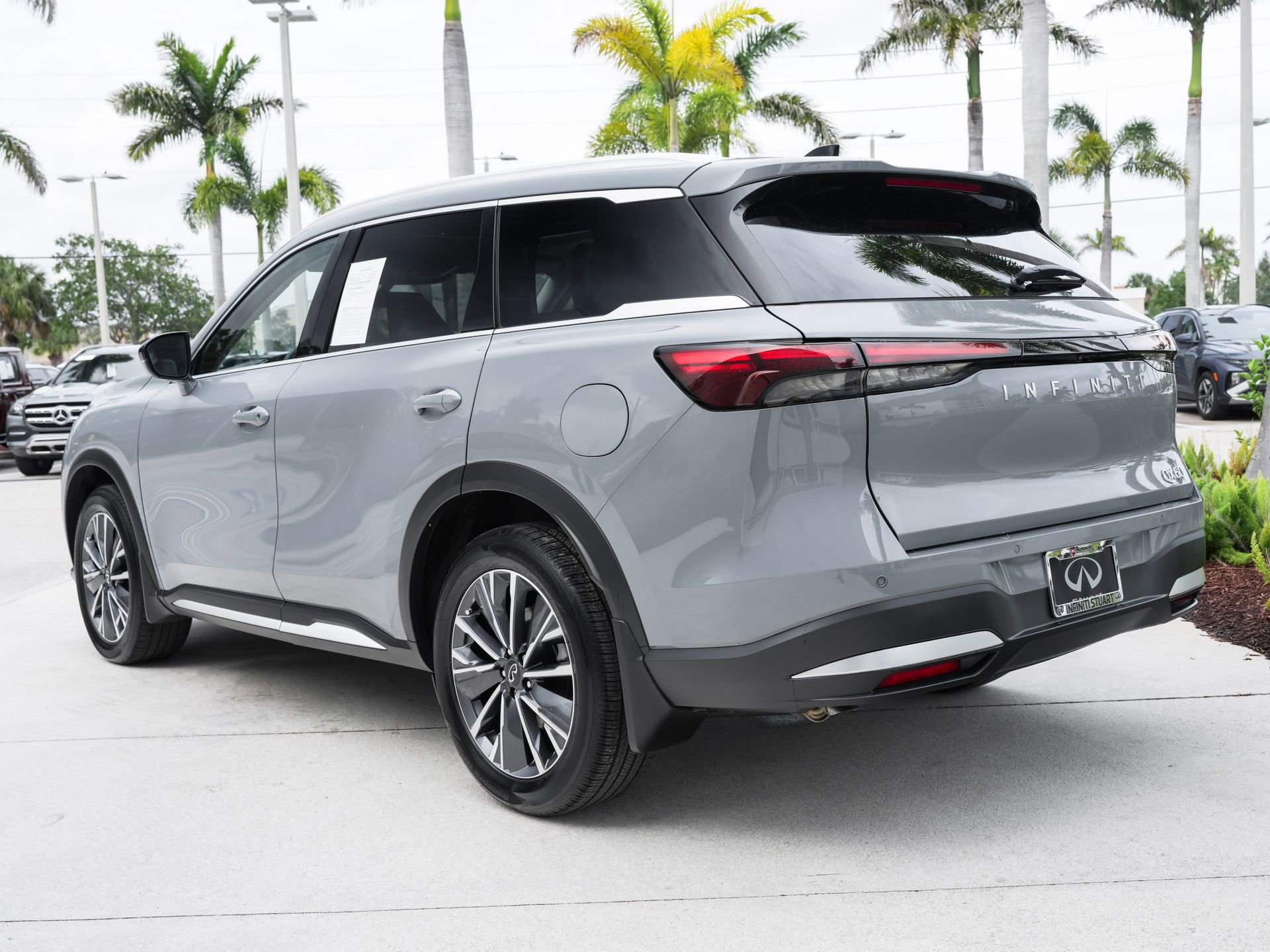 Certified 2026 INFINITI QX60 Luxe w/ Cargo Package FWD image 22