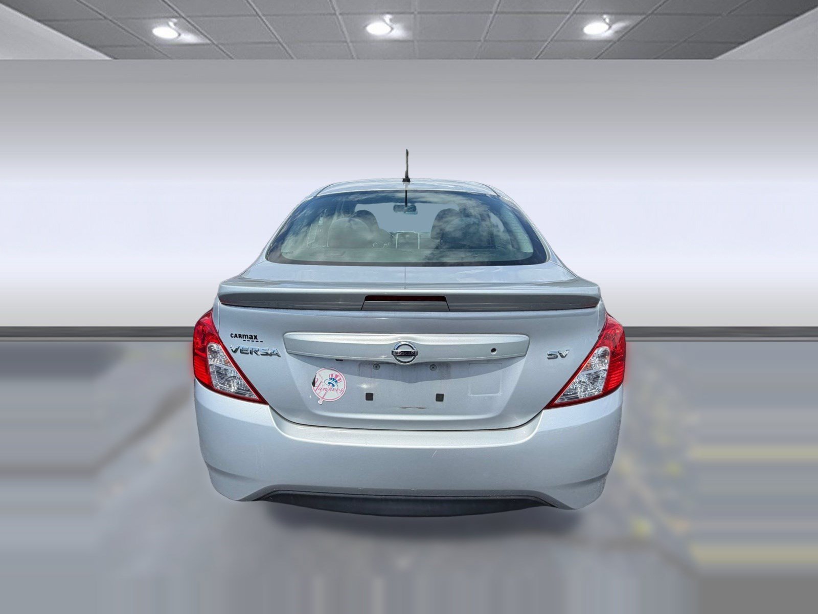 Used 2019 Nissan Versa SV FWD image 8