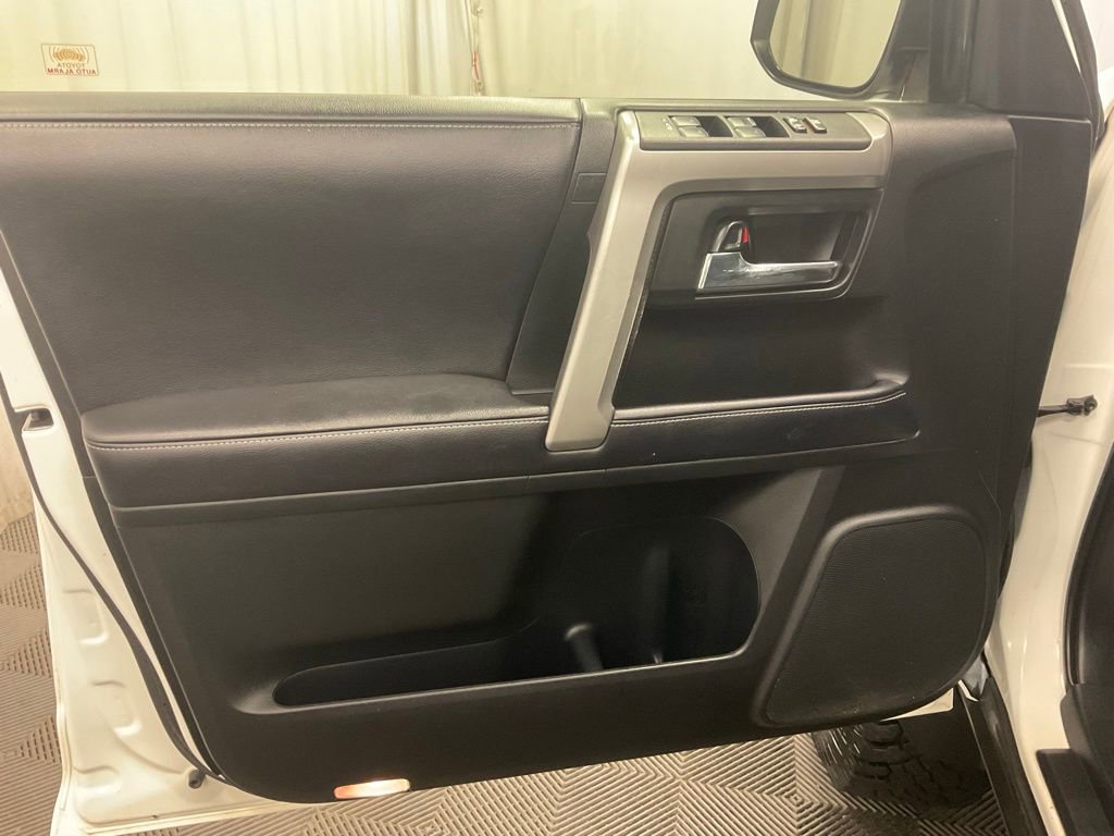 Used 2018 Toyota 4Runner SR5 Premium AWD/4WD image 15