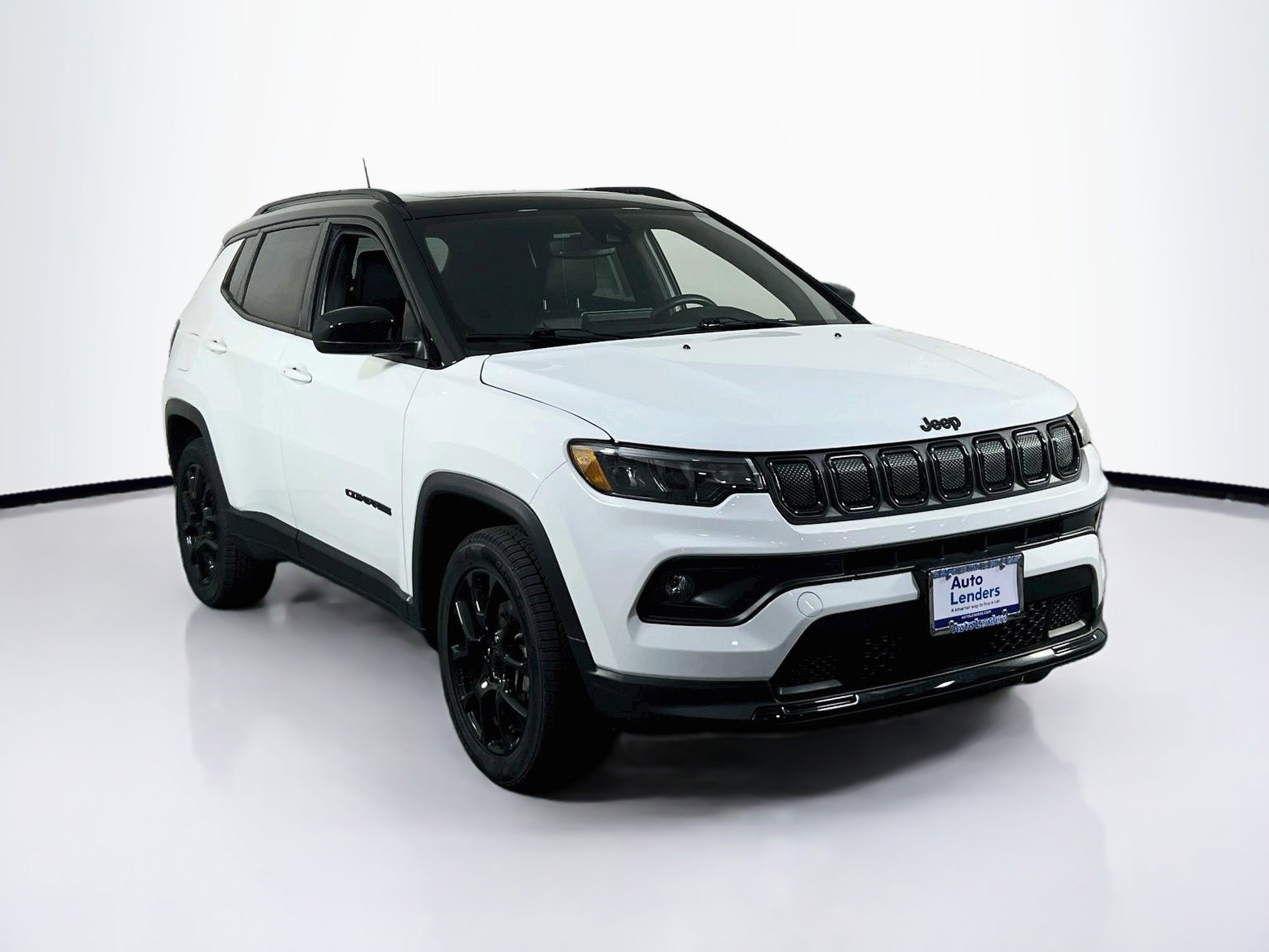 Used 2022 Jeep Compass Latitude w/ Sun and Sound Group AWD/4WD image 3