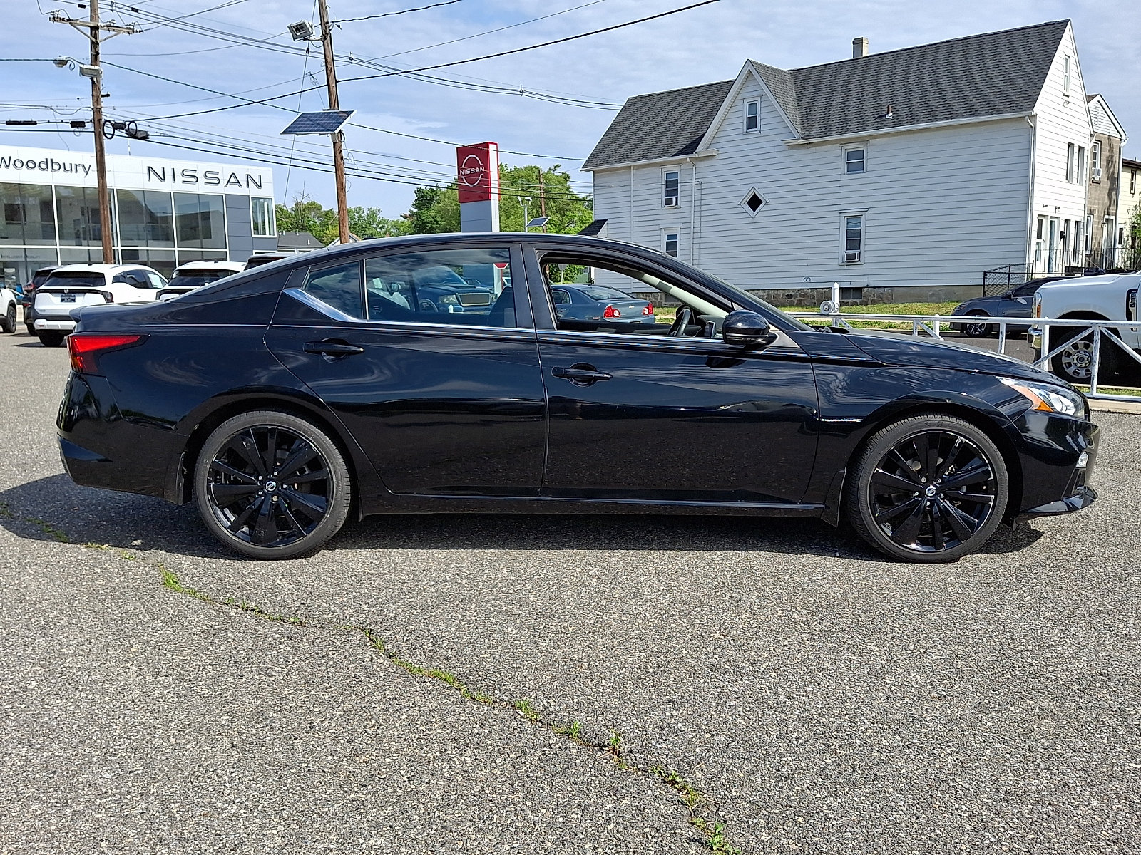 Certified 2022 Nissan Altima 2.5 SR w/ Midnight Edition Package FWD image 7