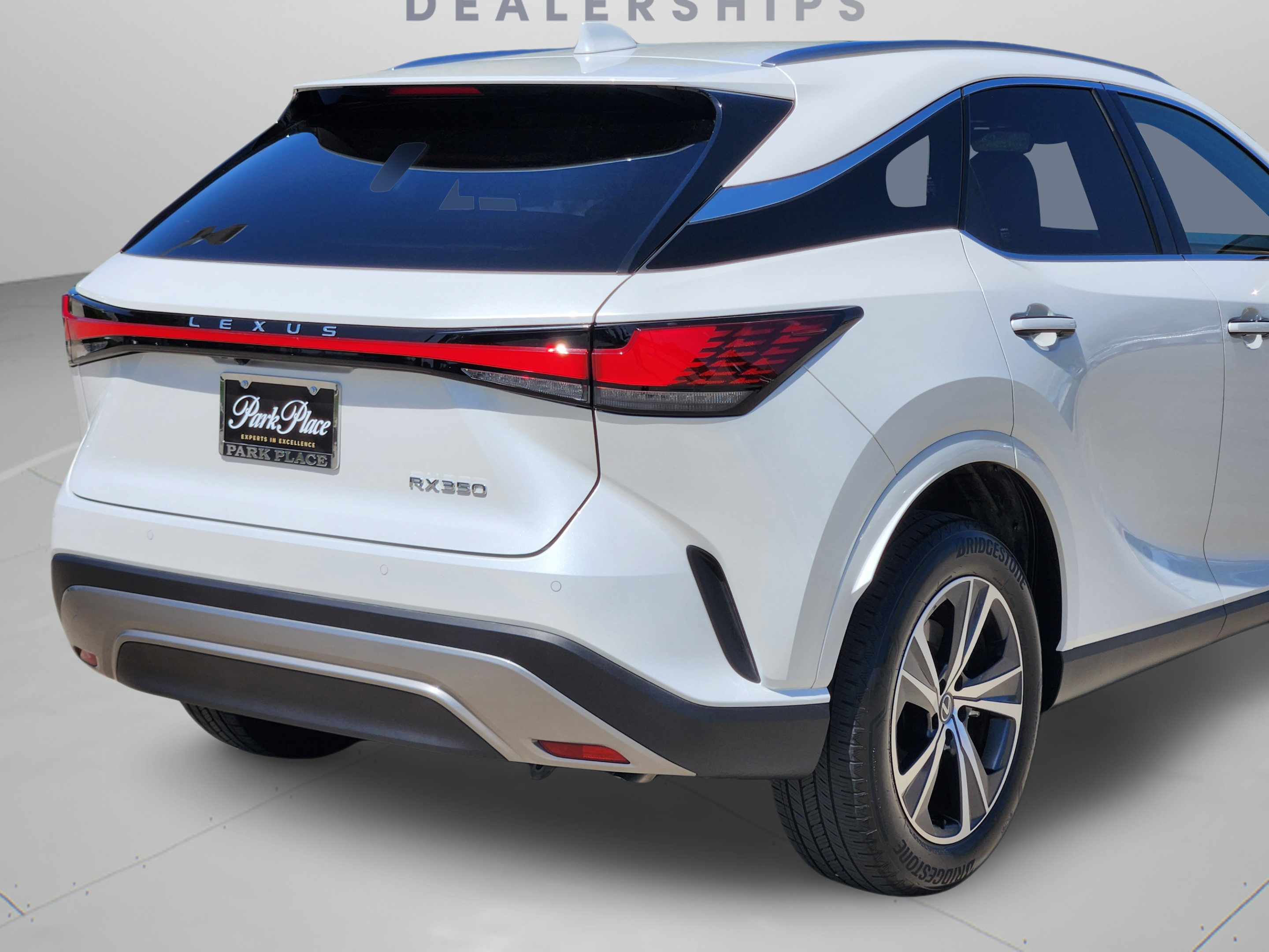 Used 2025 Lexus RX 350 Premium w/ Accessory Package (Z1) FWD image 32