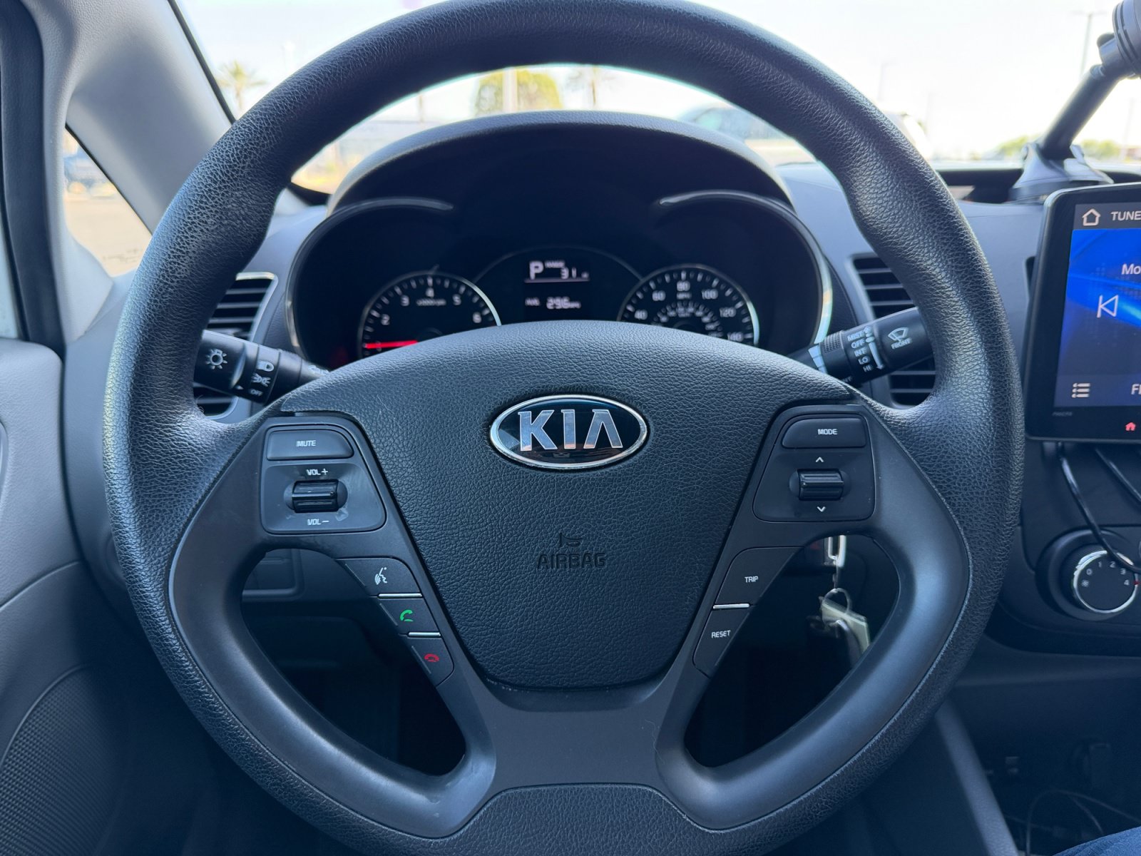 Used 2017 Kia Forte LX FWD image 9