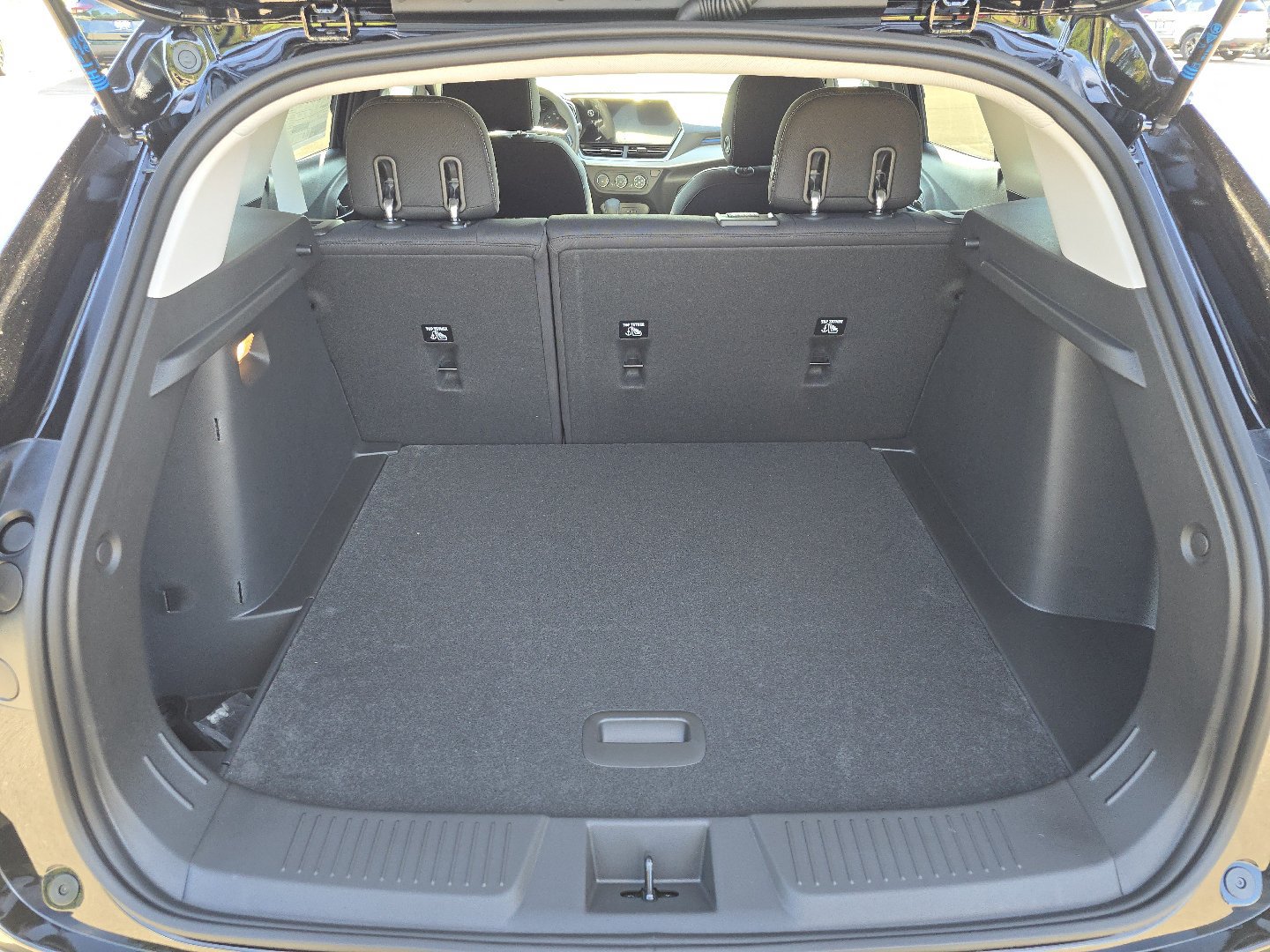 New 2026 Chevrolet Trax LS w/ LS Convenience Package FWD image 13