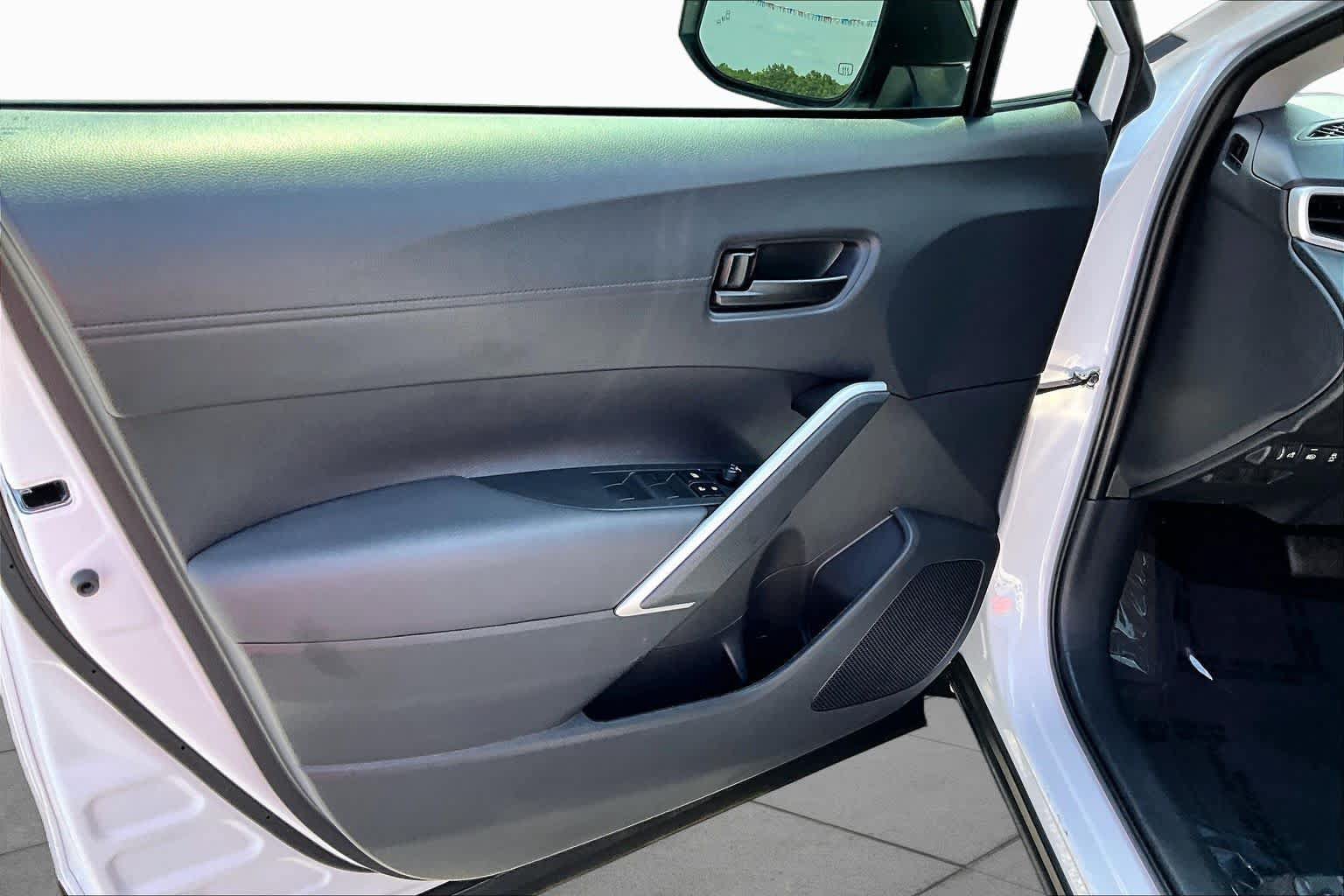 Used 2026 Toyota Corolla Cross LE w/ Moonroof Package FWD image 21