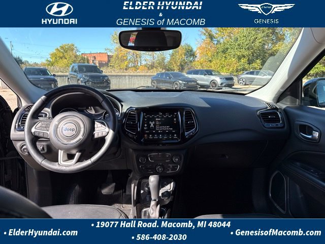 Used 2018 Jeep Compass Limited w/ Navigation Group AWD/4WD image 14