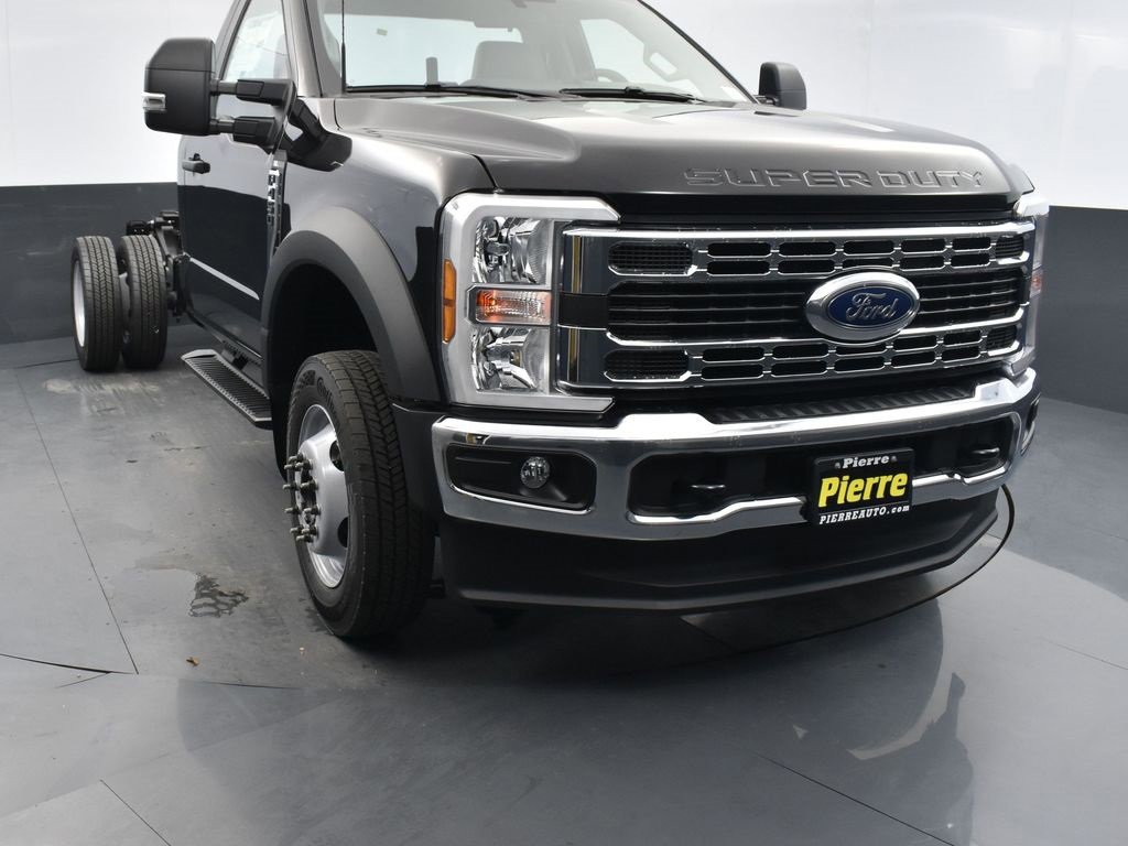 New 2026 Ford F450 XL w/ XL Chrome Package image 13