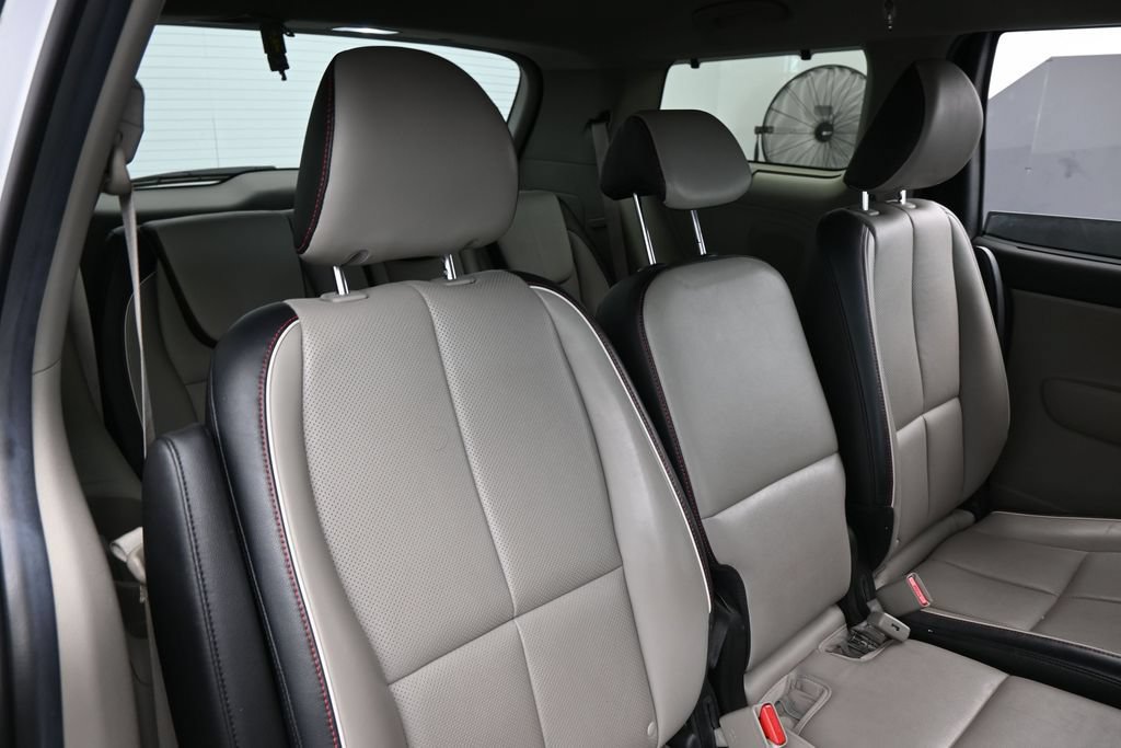Used 2021 Kia Sedona EX FWD image 39