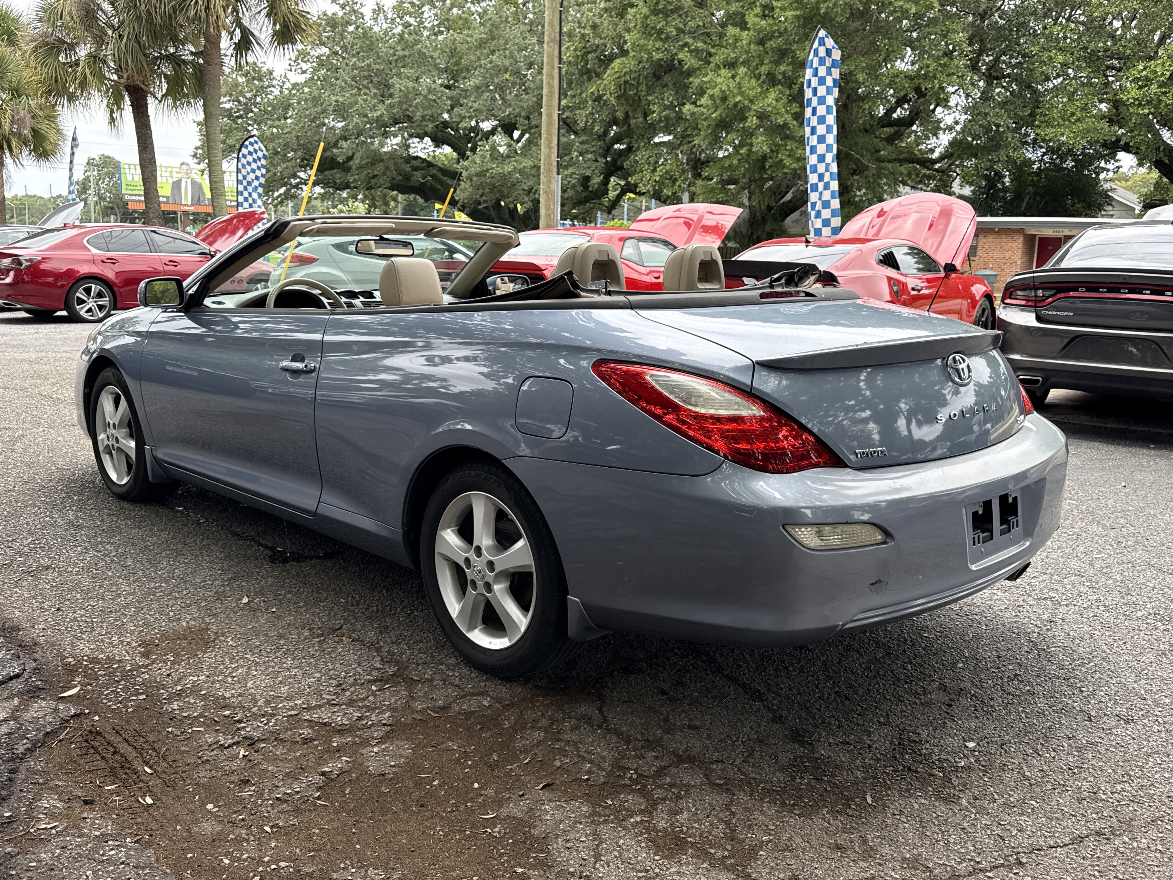 Used 2008 Toyota Solara SLE FWD image 2