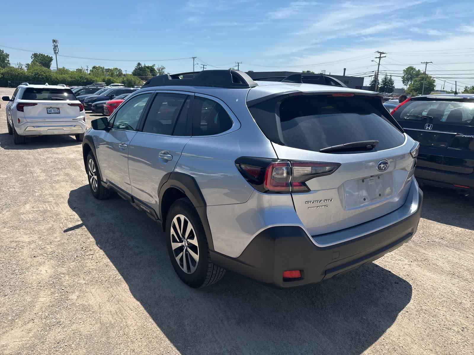 Used 2024 Subaru Outback Premium AWD/4WD image 2