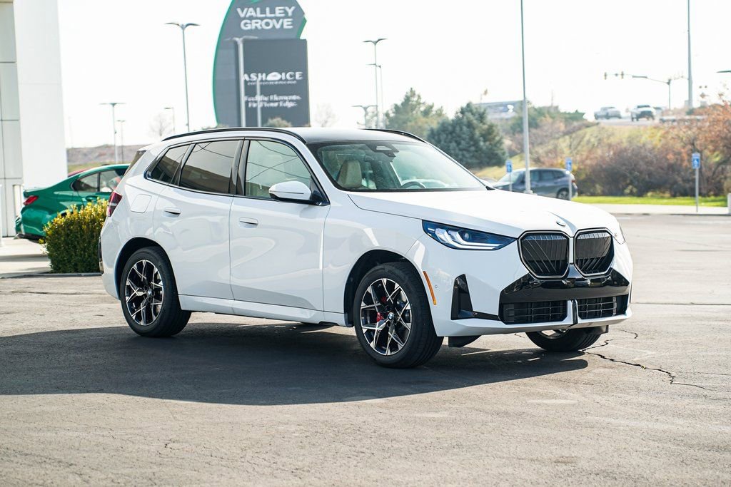 Used 2026 BMW X3 xDrive30 w/ M Sport Package AWD/4WD image 3