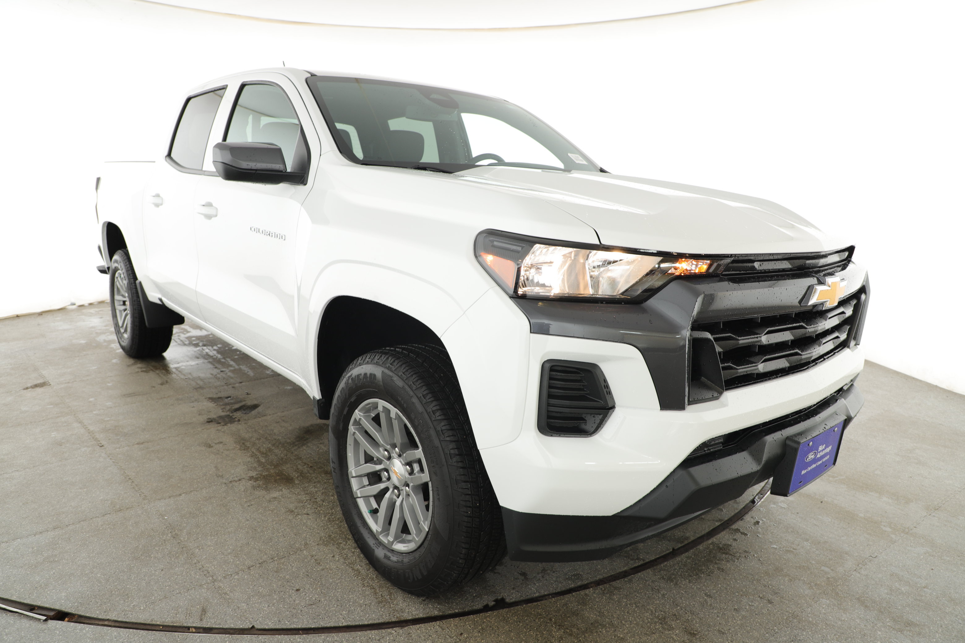 Used 2026 Chevrolet Colorado LT RWD image 3