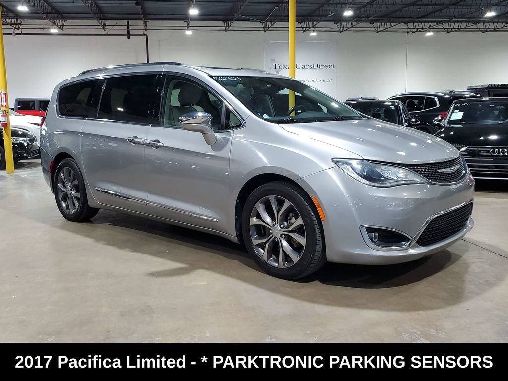 Used 2017 Chrysler Pacifica Limited FWD image 3