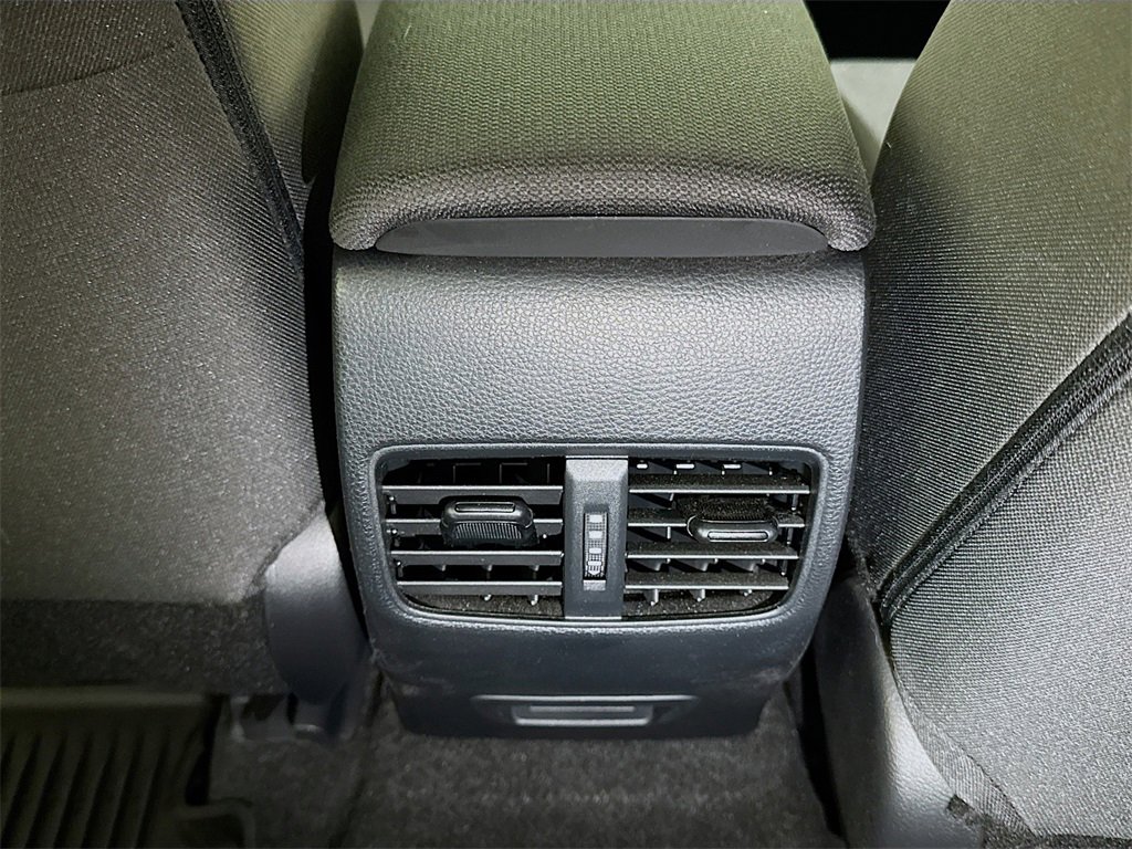 Used 2024 Toyota Corolla Cross LE image 22