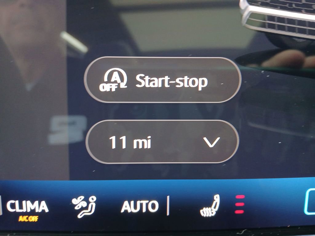 New 2025 Volkswagen Tiguan SE image 16