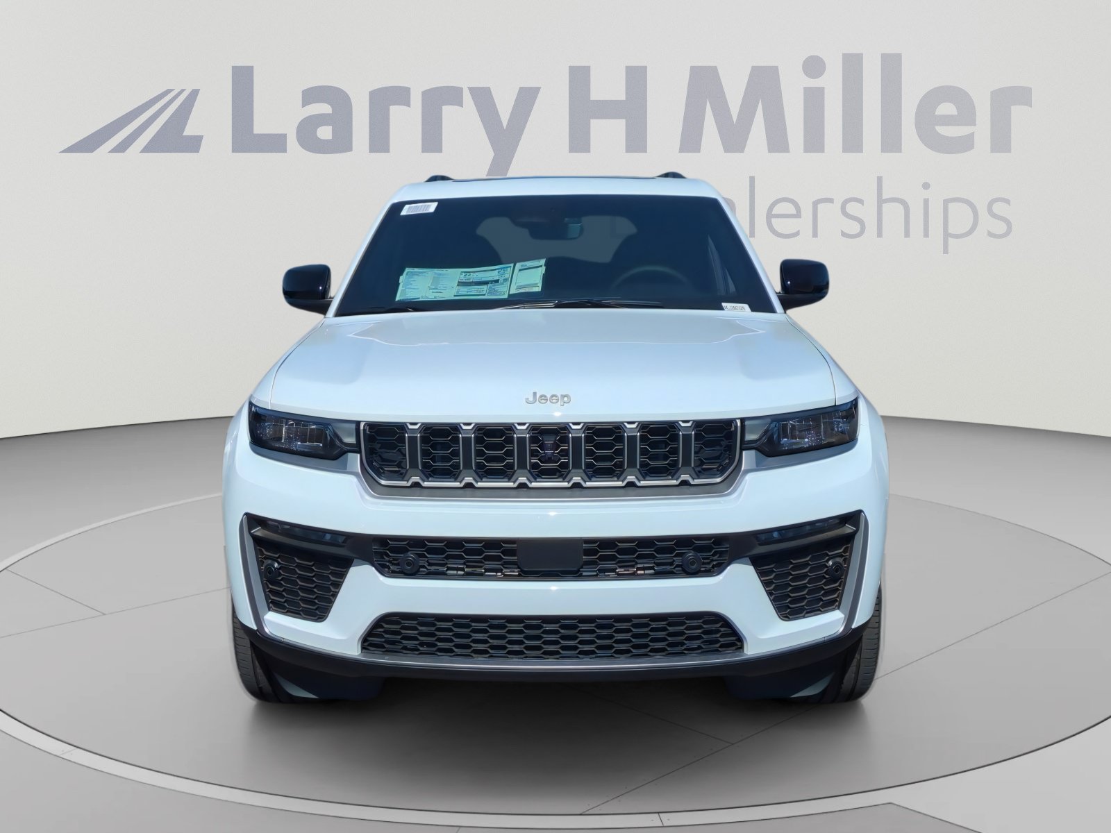 New 2026 Jeep Grand Cherokee Limited w/ Luxury Tech Group II AWD/4WD image 8