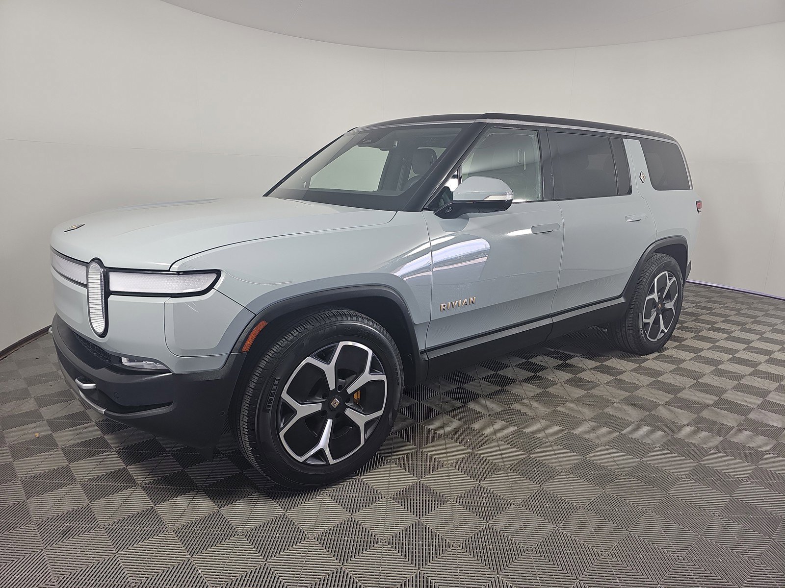 Used 2024 Rivian R1S Adventure
