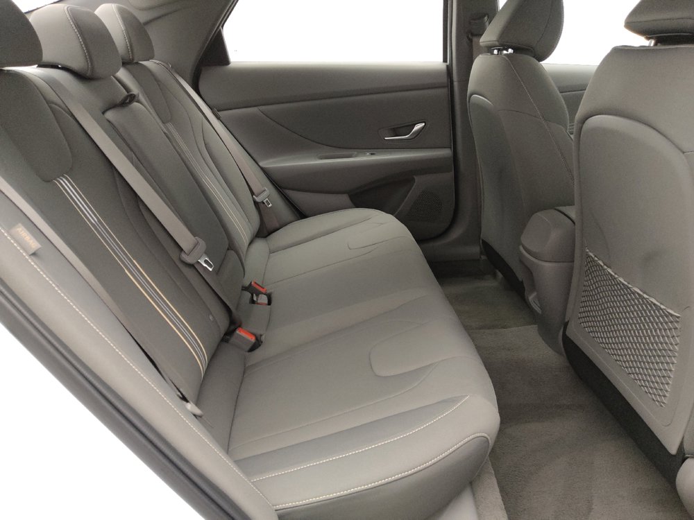 Used 2025 Hyundai Elantra SEL FWD image 19