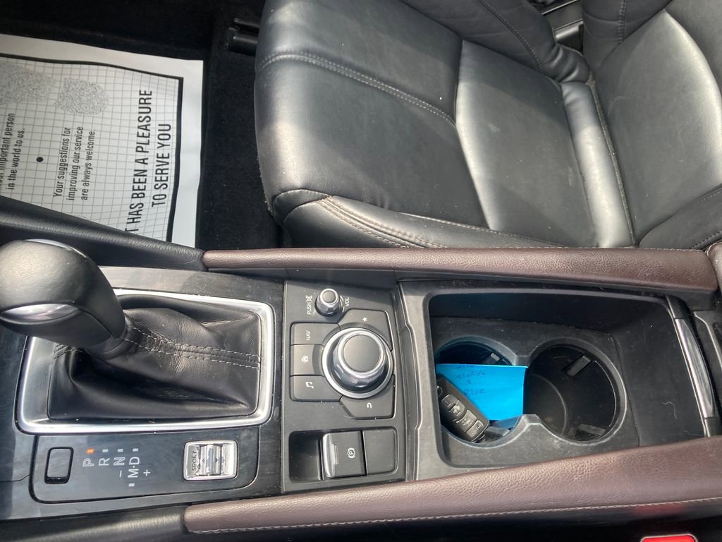 Used 2018 MAZDA MAZDA3 Touring image 34