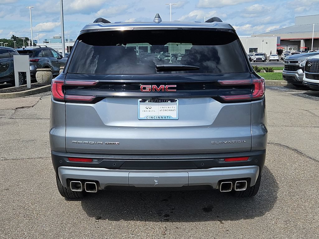 Used 2026 GMC Acadia Elevation w/ Elevation Premium Package AWD/4WD image 4